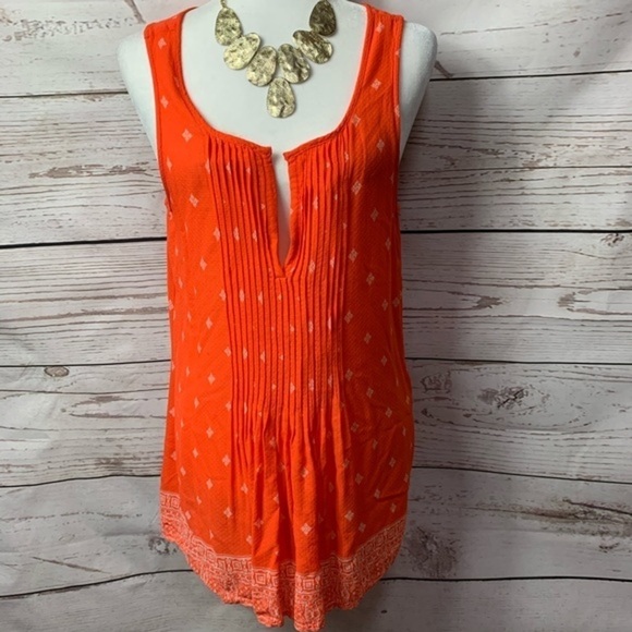 Sanctuary Palma Pleated Split Neck Sleeveless Top - Picture 2 of 7